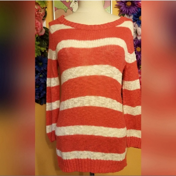 Old Navy coral & white sweater- size small